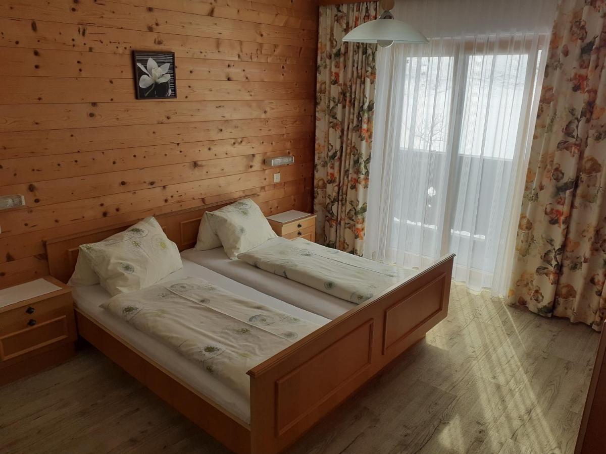 Bauernhof Grieslehen Bed & Breakfast Leogang Exterior foto